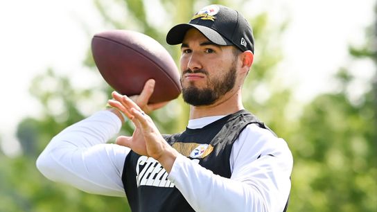 Trubisky, Pickett laud value of quarterbacks' camaraderie taken on the South Side (Steelers)